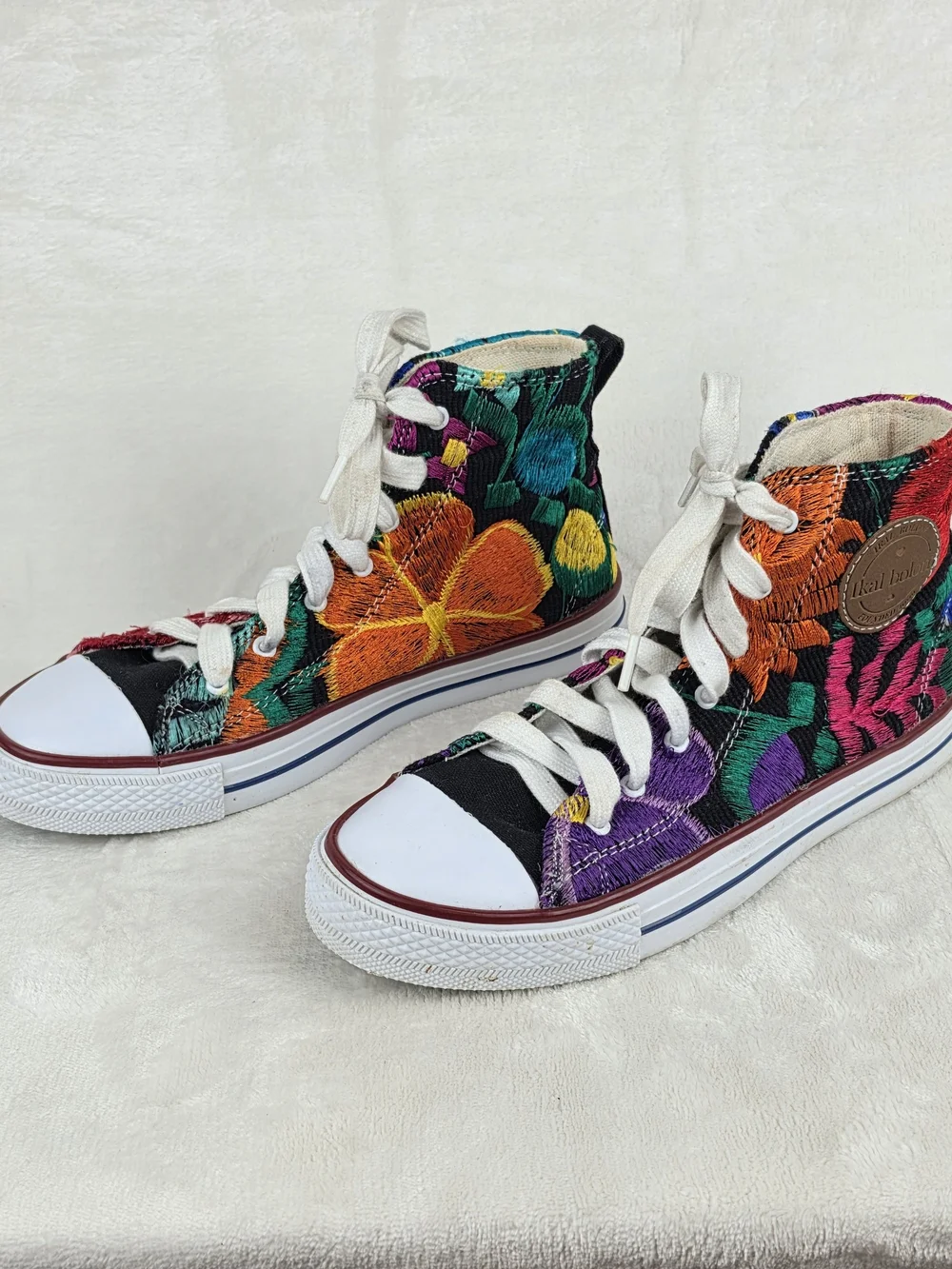 Hikal Bolom Embroidered High Top Sneakers Womens 7 Floral Mexican Artisan